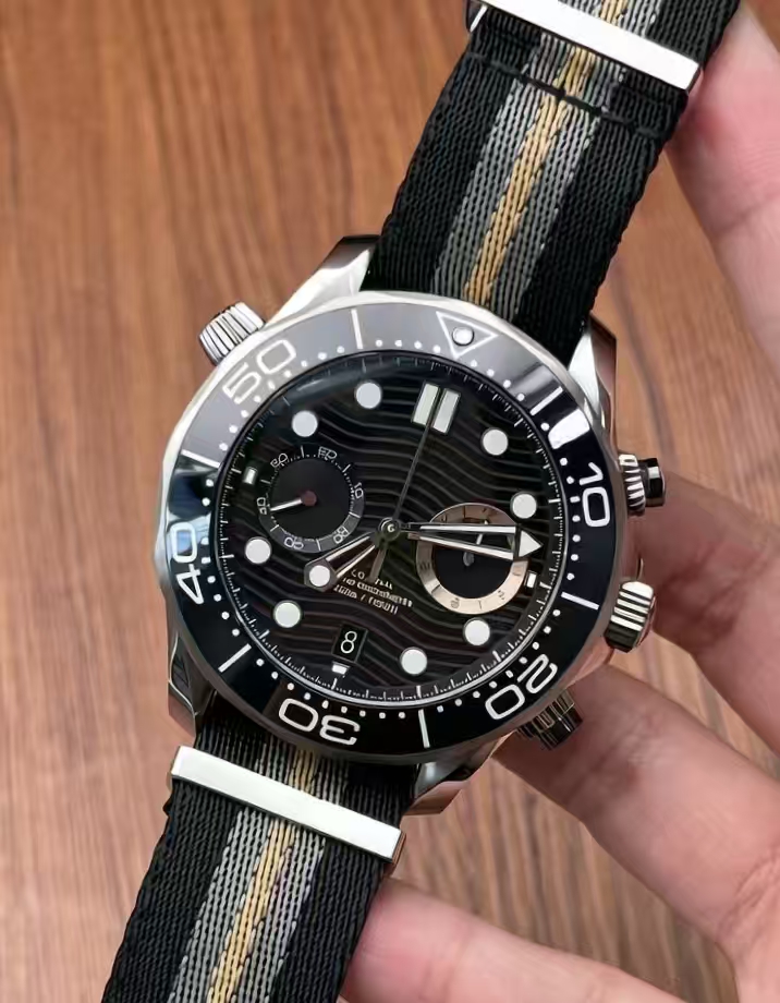 Luxury Watch Dial - Jam tangan pria 007 quartz chronograph