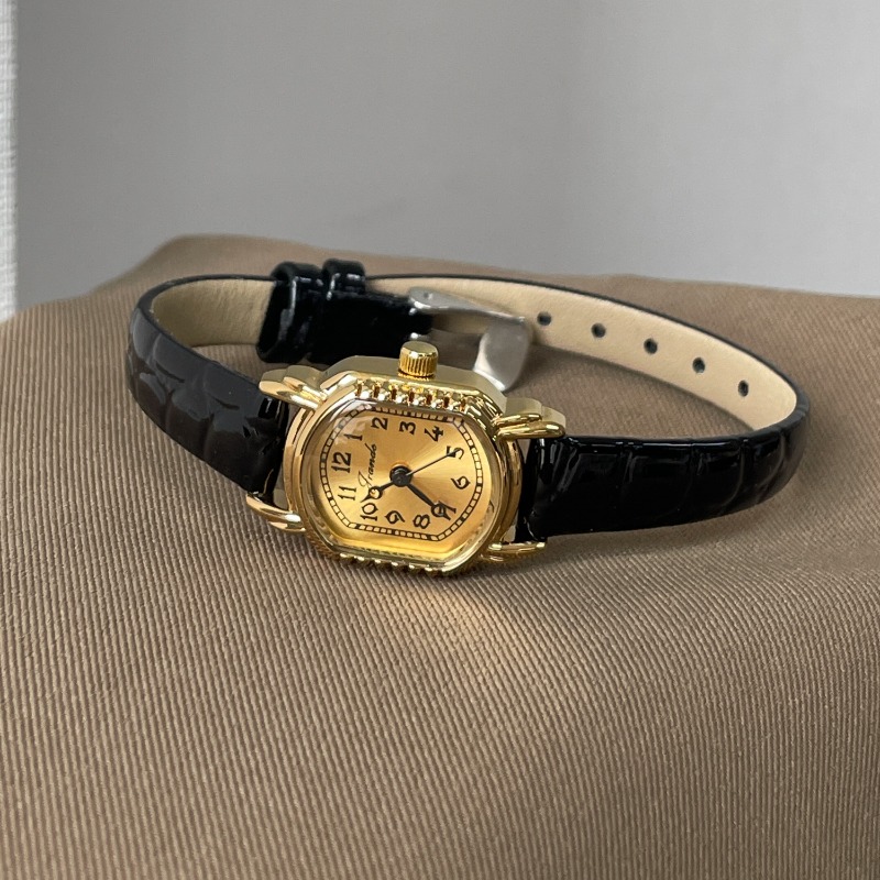 Jam Tangan Wanita Oval Vintage - Luxury Watch Gold And Black ulasan dan harga